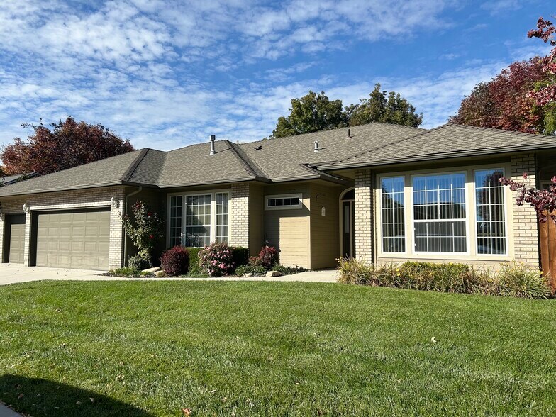 Primary Photo - 8470 W Donnybrook Dr