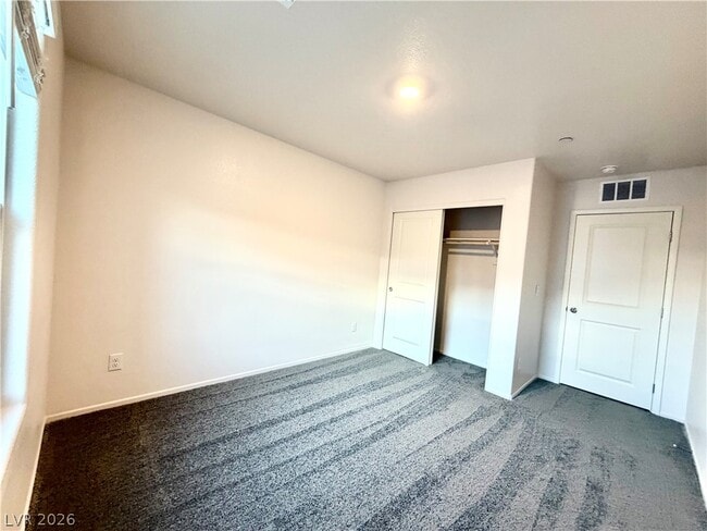 Building Photo - 6086 Lily Gdn St