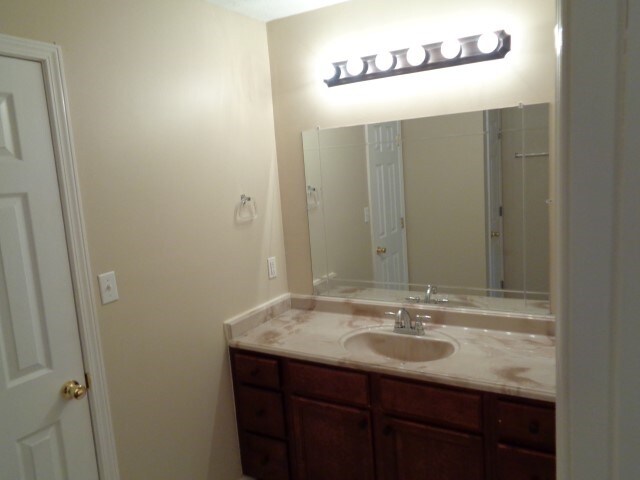 Building Photo - 5110 Salem Dr