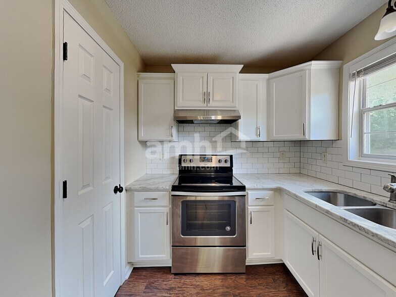 Building Photo - 123 Ivy Mill Way