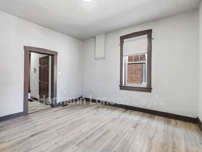 Building Photo - 214-216 W Steins St
