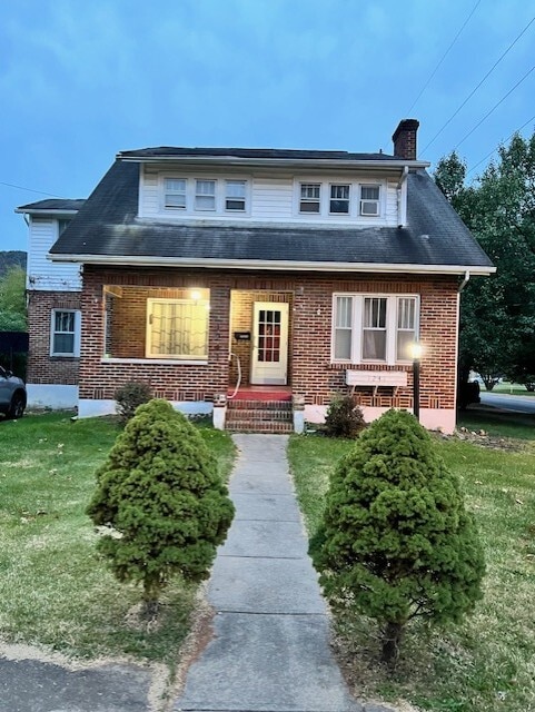 Primary Photo - 1241 Augusta St