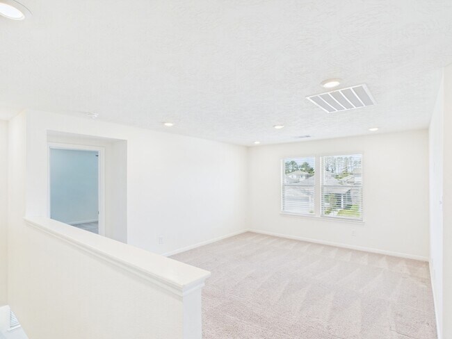 Building Photo - 15643 Fellswood Dr