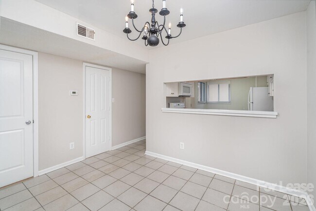 Building Photo - 8005 Horse Chestnut Ln