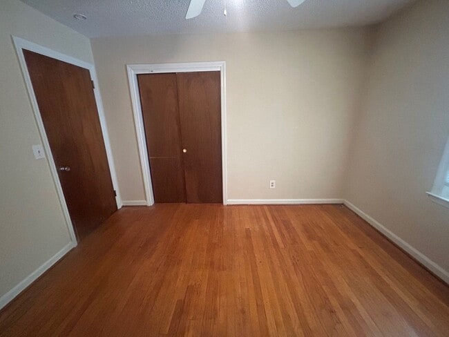 Building Photo - 1427 Woodlawn Ave