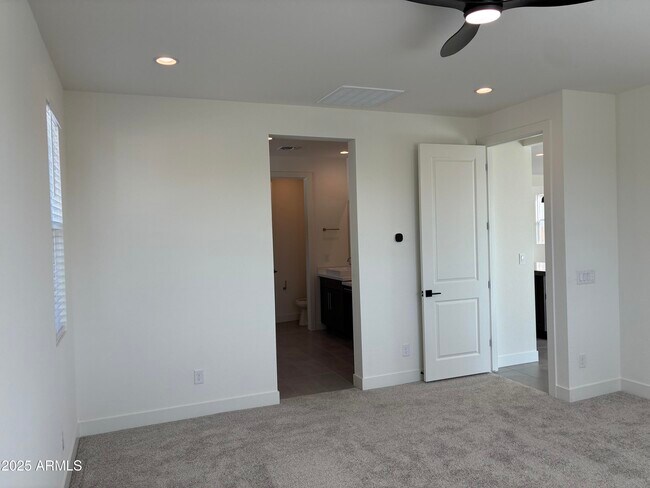 Building Photo - 10862 N Brownsville Ln