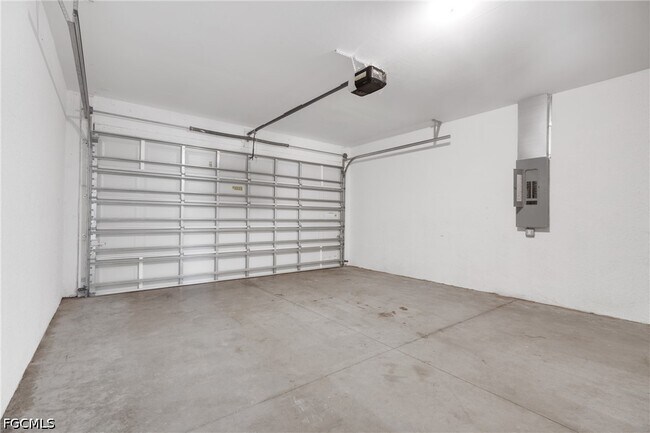 Building Photo - 1133 Trafalgar Pkwy