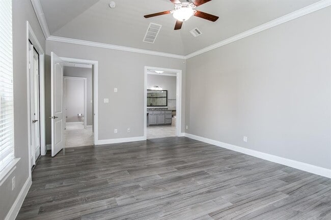 Building Photo - 1705 Pine Plains Dr