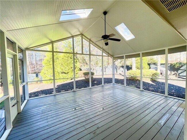 Building Photo - 2395 Brownstone Ct NE