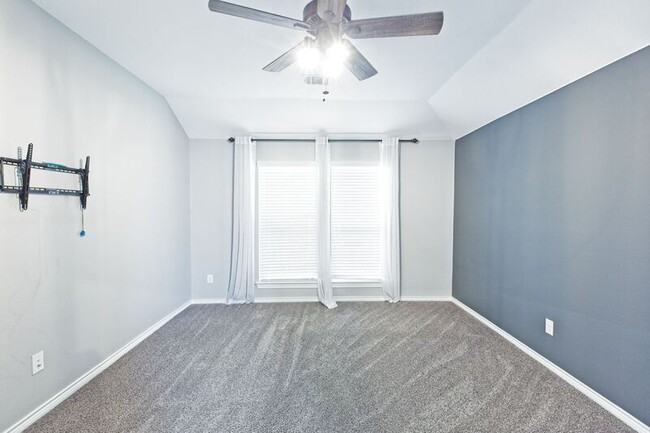 Building Photo - 1713 Cattleman St
