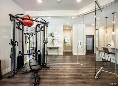 Building Photo - 226 E Lockwood Ave