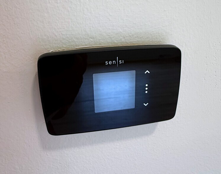 Wifi Thermostat - 470 E Vallette St