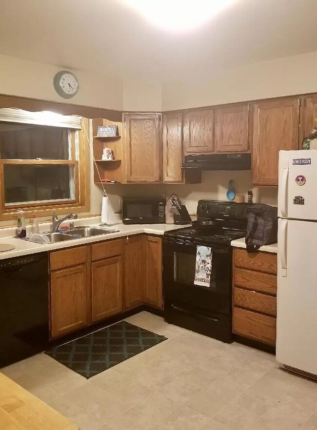 Building Photo - Southside Duplex on a Quiet Residential Street