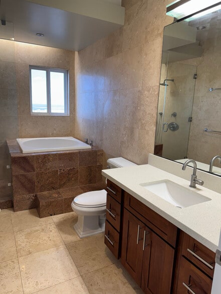 Building Photo - 1011 Alewa Dr