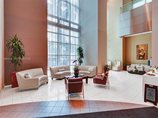 Building Photo - 300 S Biscayne Blvd