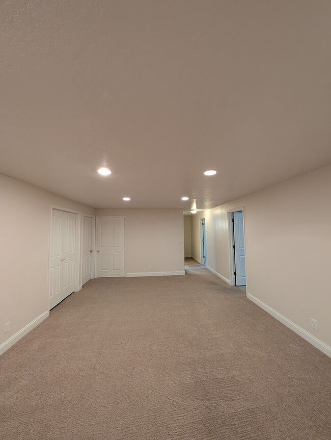 Building Photo - 1366 Delphic Way