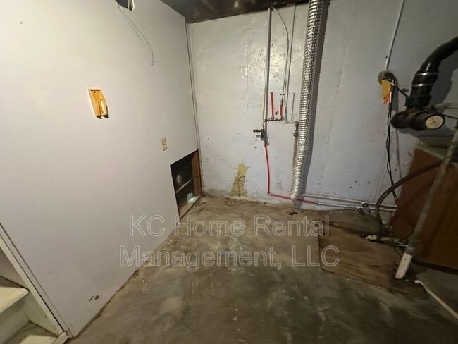 Building Photo - 10742 Blue Ridge Blvd