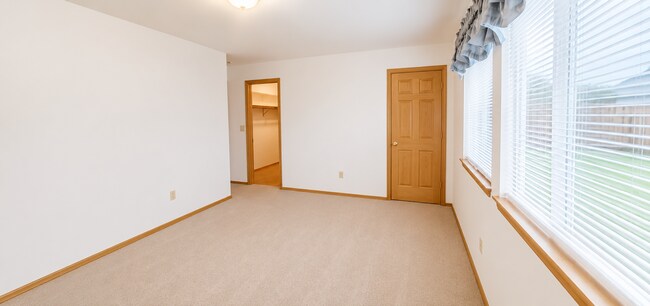Building Photo - 2330 Adkins Ct