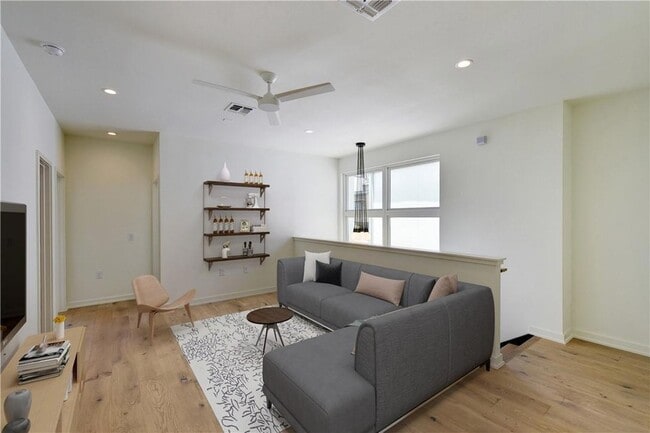 Building Photo - 3303 Cantwell Ln