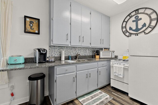 Building Photo - 6 Rohde Ave