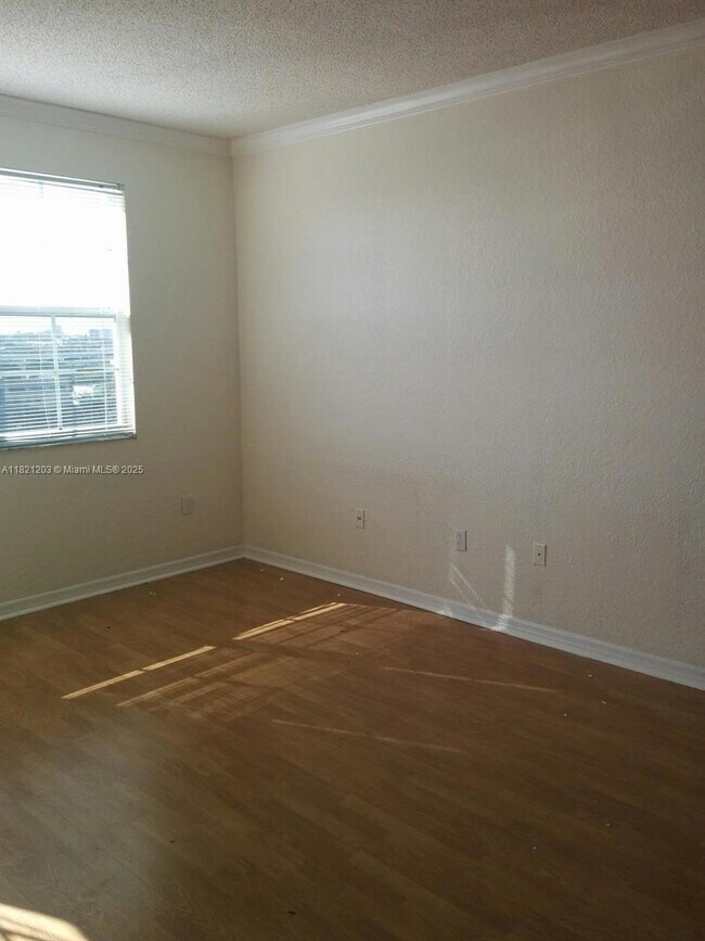 Building Photo - 1801 N Flagler Dr