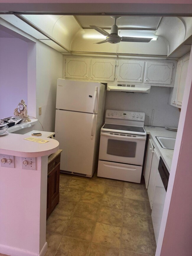 Building Photo - 358 Chatham R