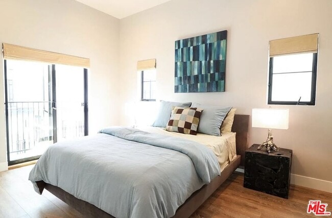 Building Photo - 1253 S Plymouth Blvd