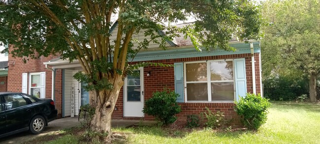 Primary Photo - This charming 2-bedroom, 1-bath