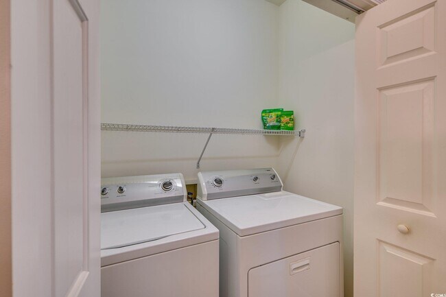 Building Photo - 4882 Luster Leaf Cir