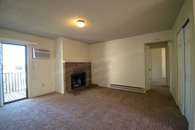 Building Photo - 3950 Manhattan Ave