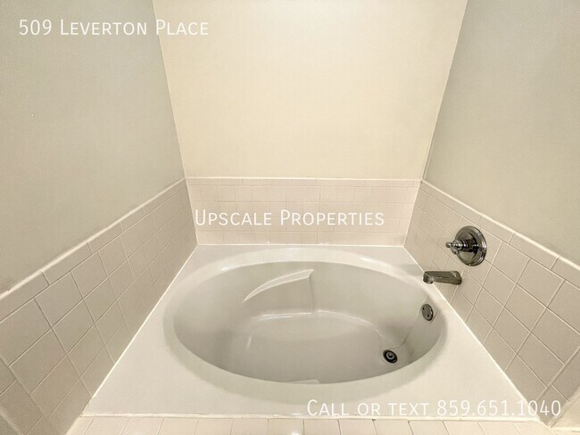 Building Photo - 509 Leverton Pl