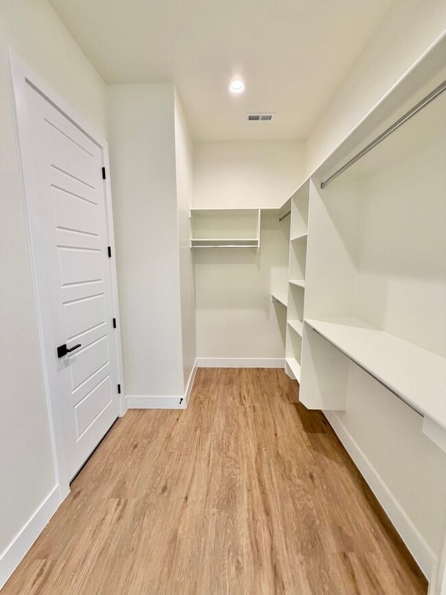Building Photo - Beautiful Single-Level Home with Trail Access & Stunning Views!!! Pet Friendly!