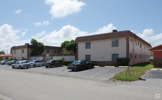Primary Photo - Alexander Apartments