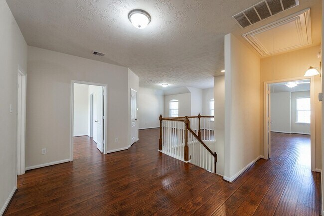 Building Photo - 6402 Addlestone Ridge Ln