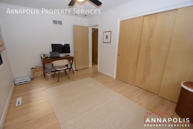 Building Photo - 364 Dun Robbin Dr