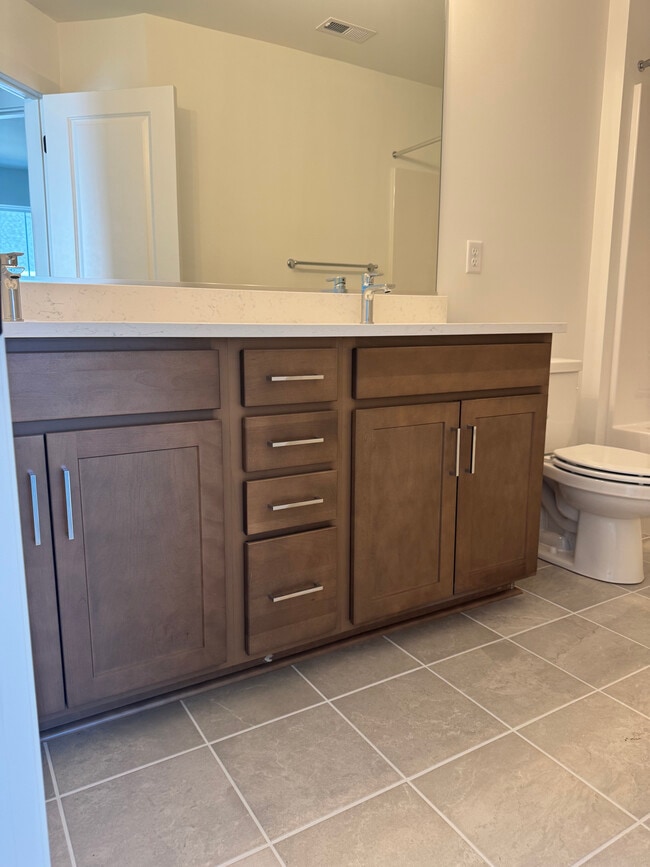 Building Photo - 15339 Sunray Aly