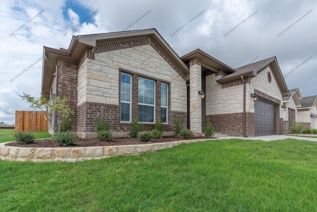 Building Photo - 727 Cross Dr.