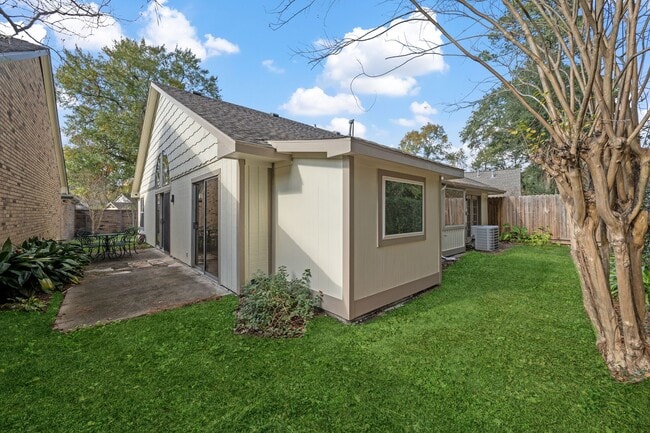 Building Photo - 3330 Beech Point Dr