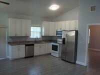 Building Photo - 317 Jennings Ave