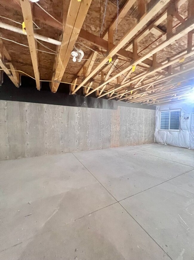 Building Photo - 3 bedroom/2.5 bath Condo with attached 2 car garage In Fossil Lake Subdivision in Fort Collins, CO