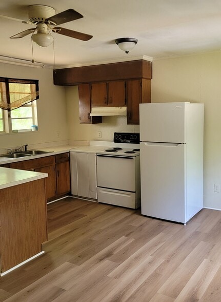 Building Photo - 420 Crout Rd