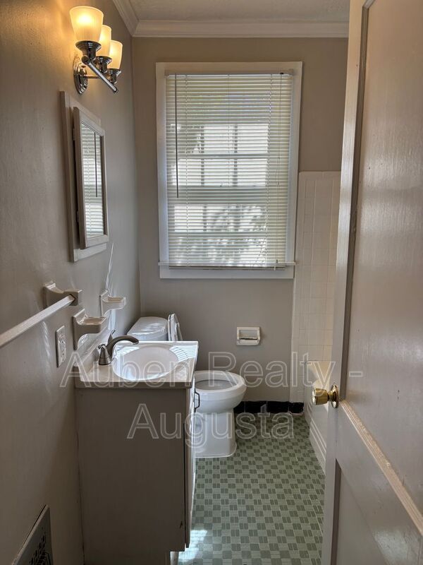 Building Photo - 514 Beaufort Dr