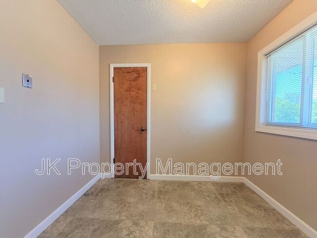 Building Photo - 4609 5th Ave S