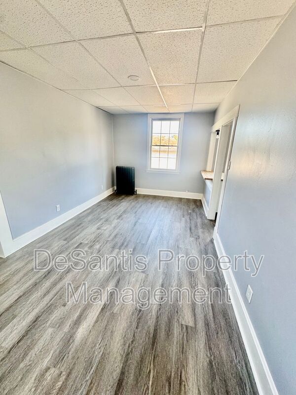 Building Photo - 1526 2nd Ave