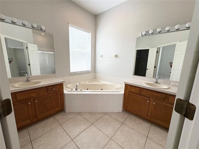 Building Photo - 11405 Summit Rock Ct