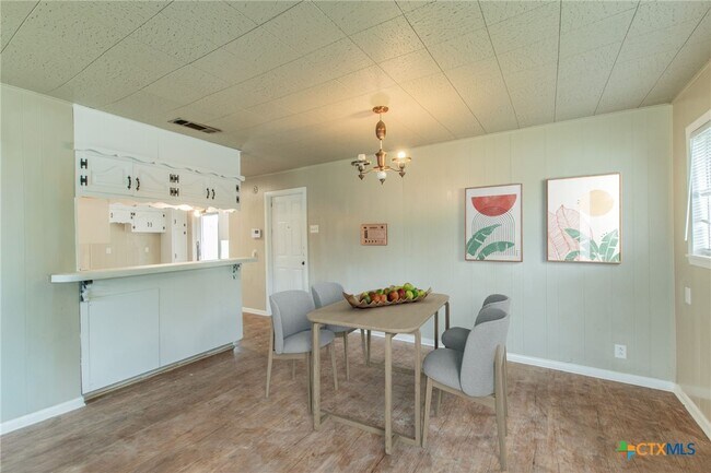 Building Photo - 3209 Shady Hill Dr