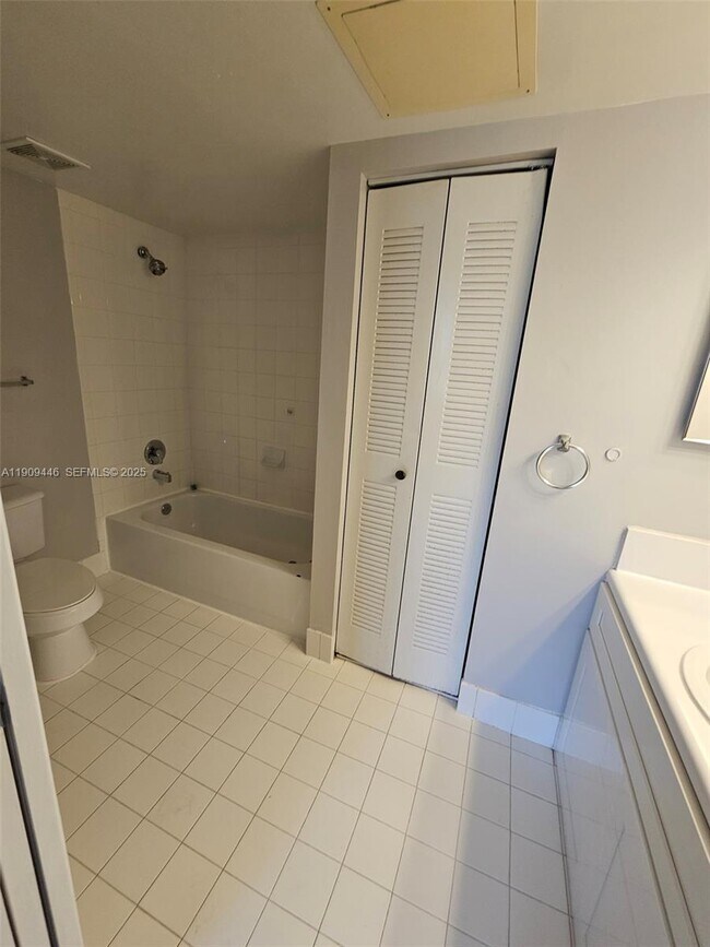 Building Photo - 7872 Sonoma Springs Cir