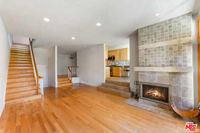 Building Photo - 17087 Palisades Cir