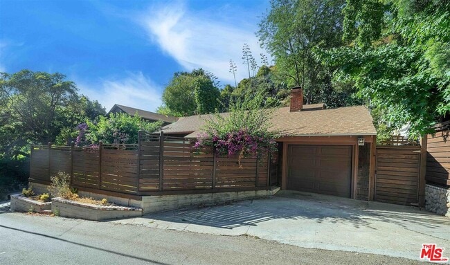 Building Photo - 9859 Easton Dr