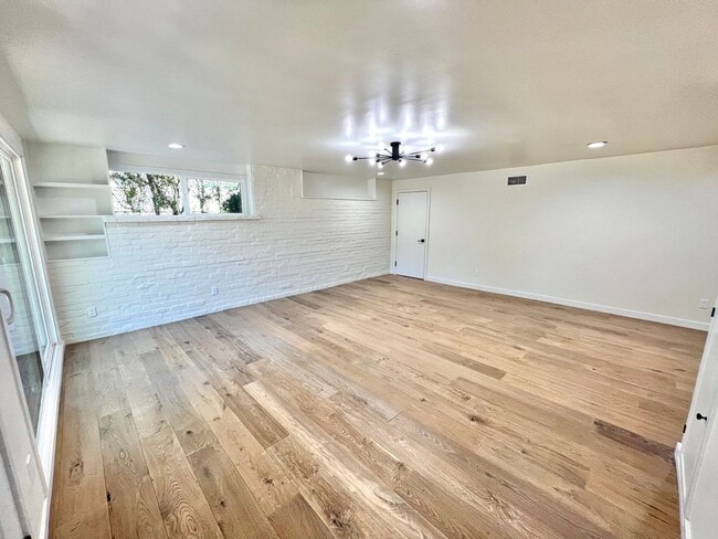 Building Photo - Beautifully Remodeled 2 Story Home In Cold...